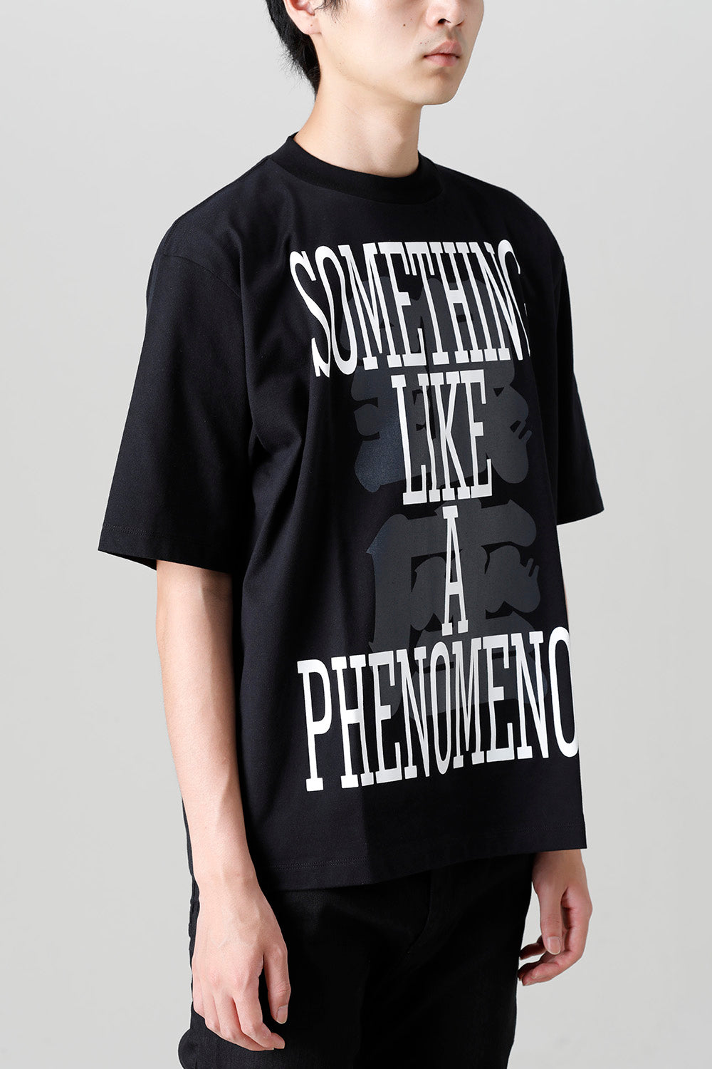 SOMETHING LIKE A PHENOMENON GINZA Tee Black