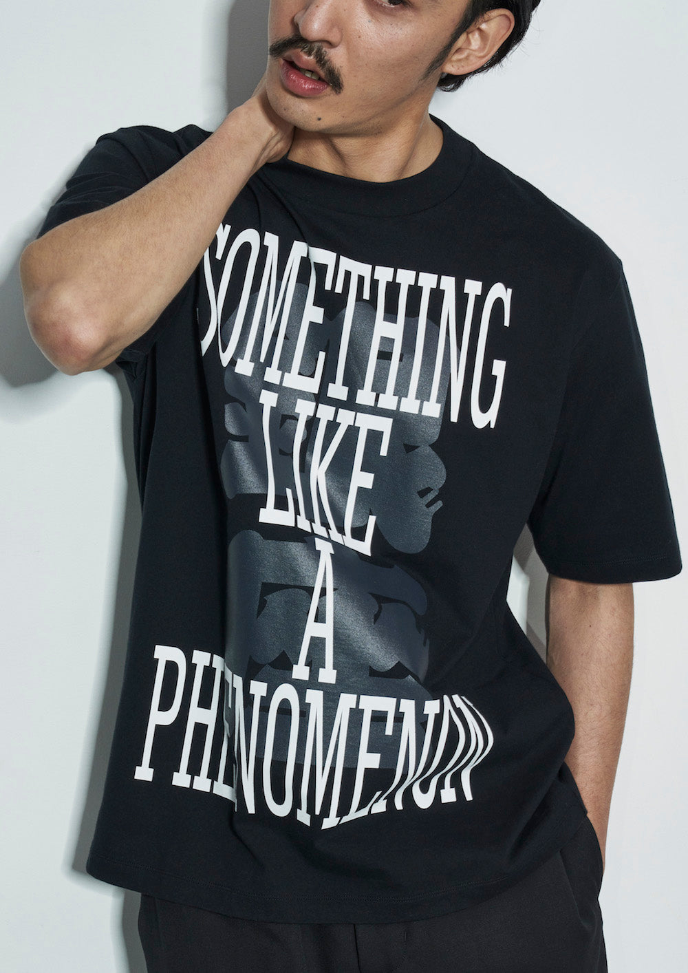 SOMETHING LIKE A PHENOMENON GINZA Tee Black