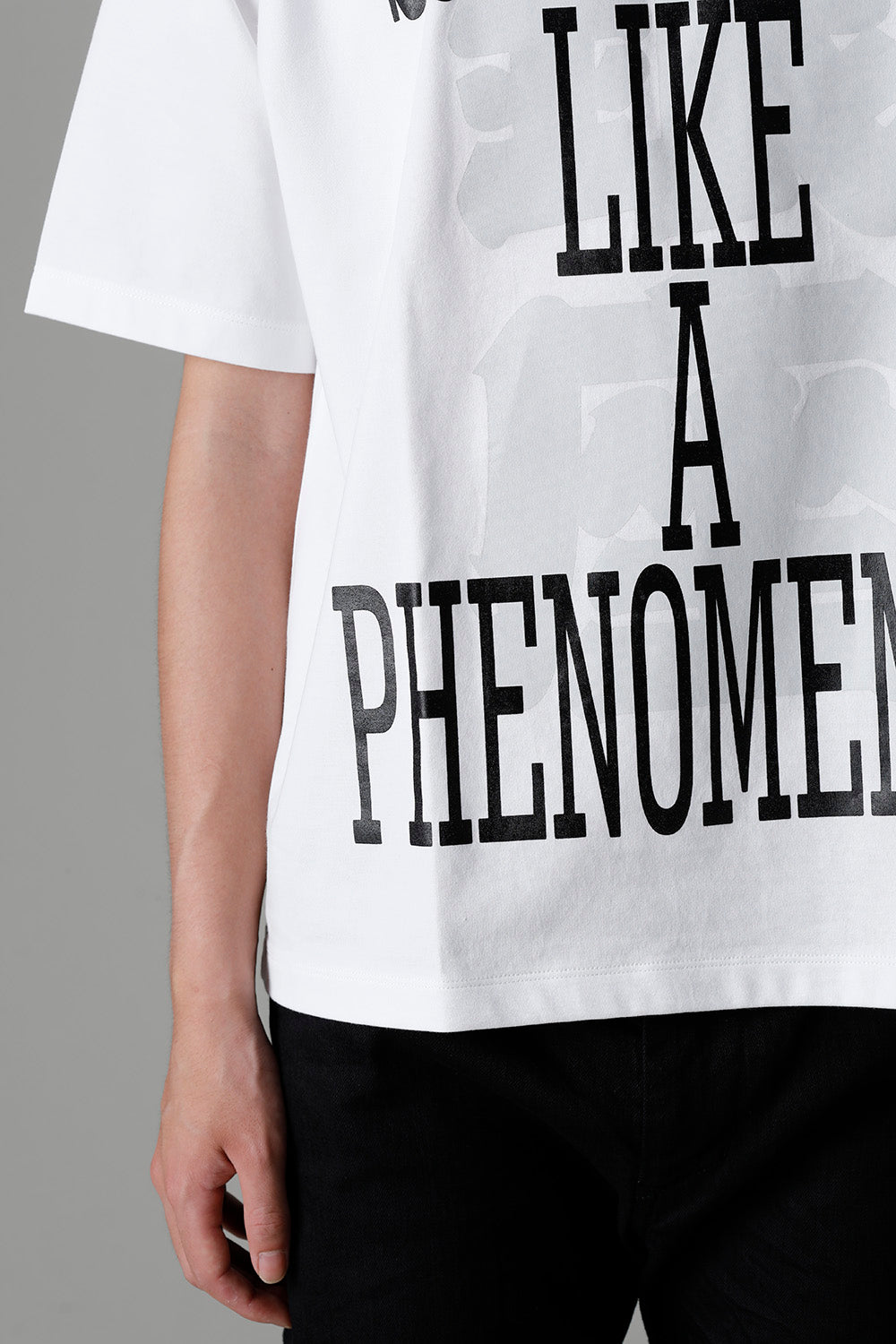 SOMETHING LIKE A PHENOMENON 銀座 Tシャツ ホワイト