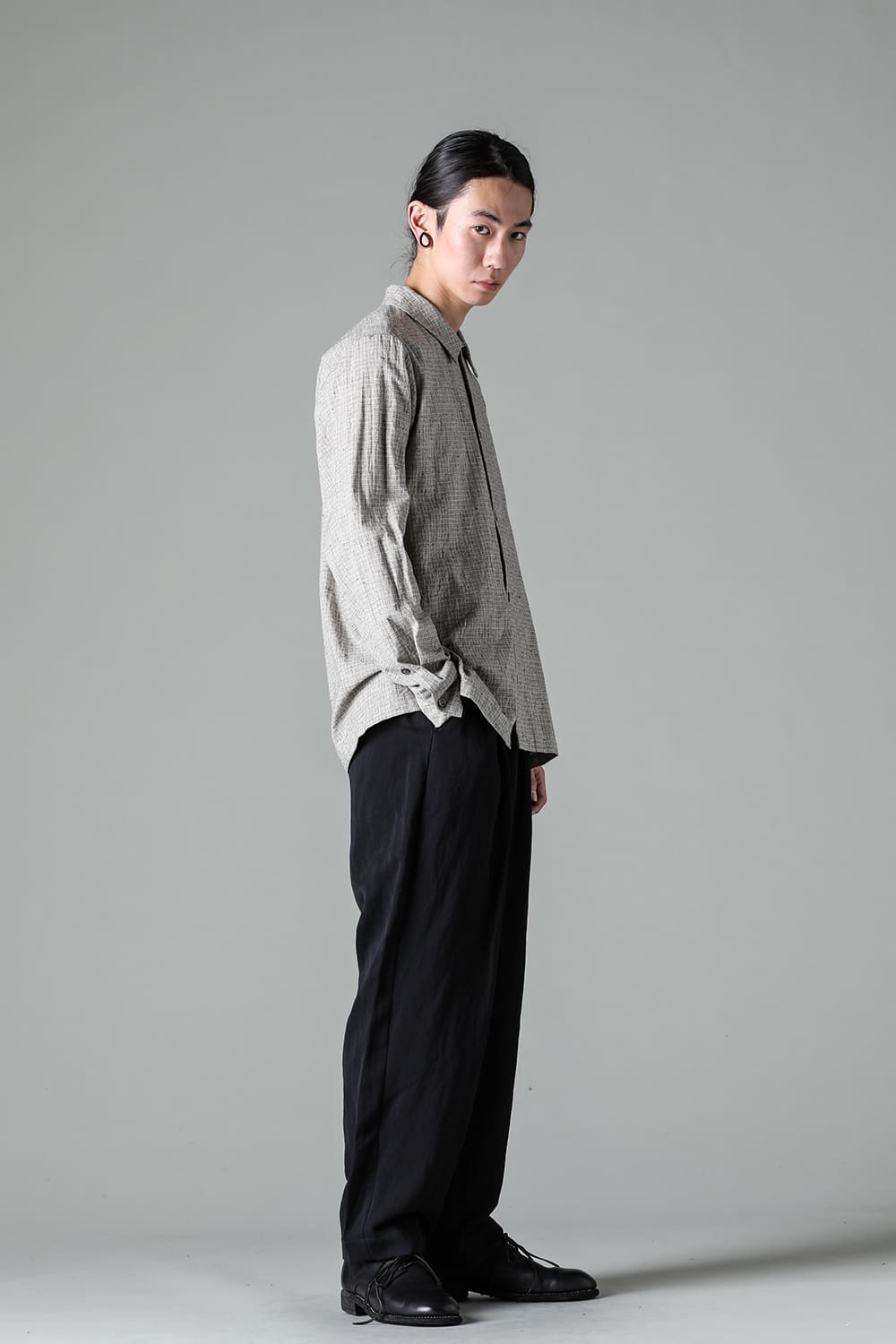 plain shirt light color check - A