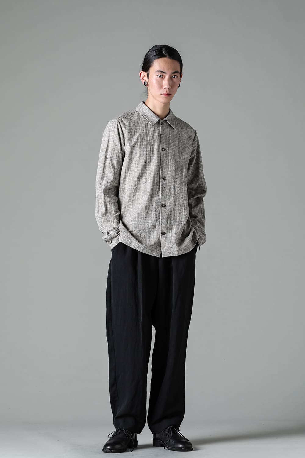 plain shirt light color check - A