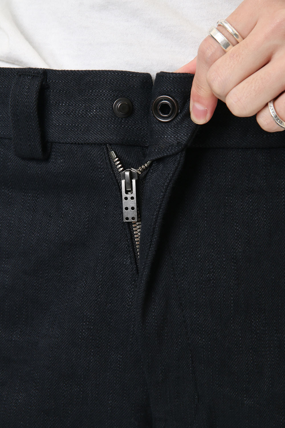 DEVOA Uneven Yarn Selvedge Denim Slim pants - Black