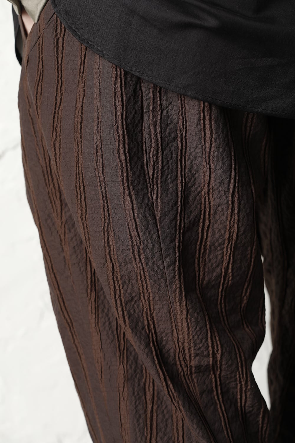 Cropped pants light weight stretch seersucker