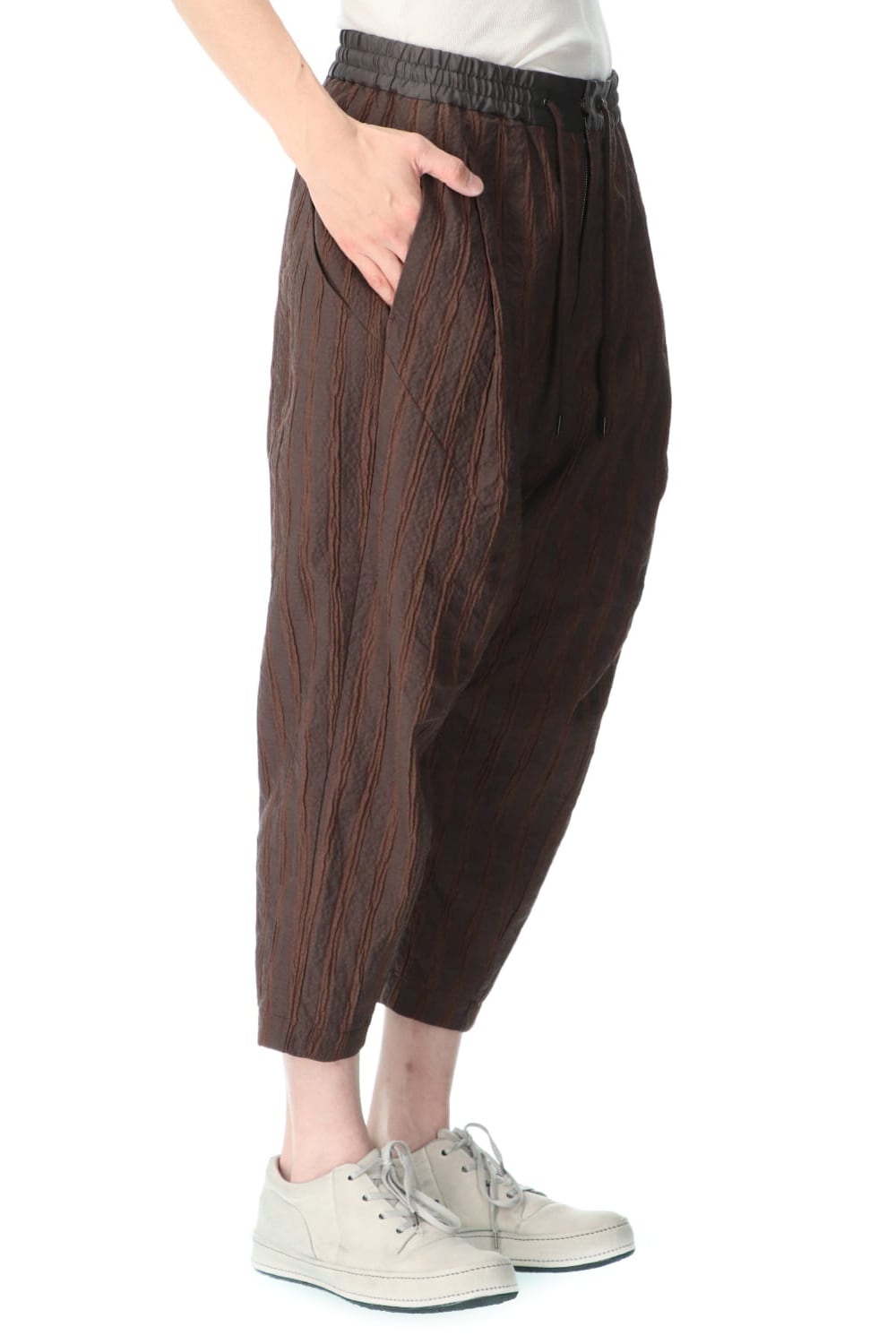 Cropped pants light weight stretch seersucker