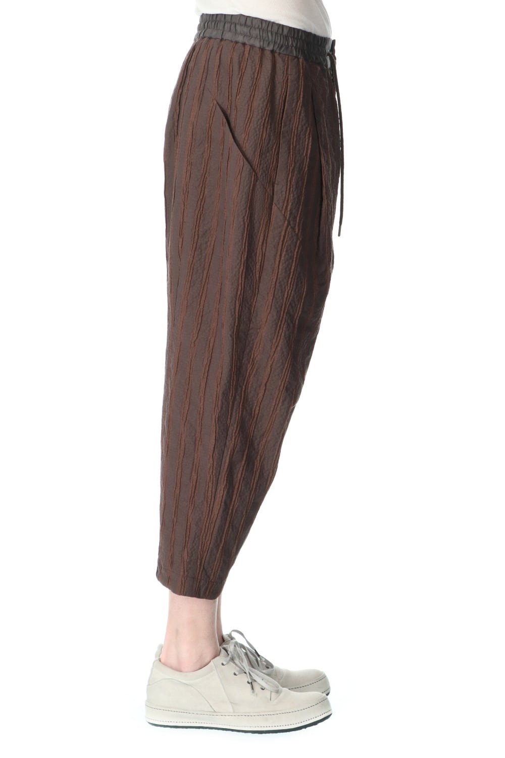 Cropped pants light weight stretch seersucker