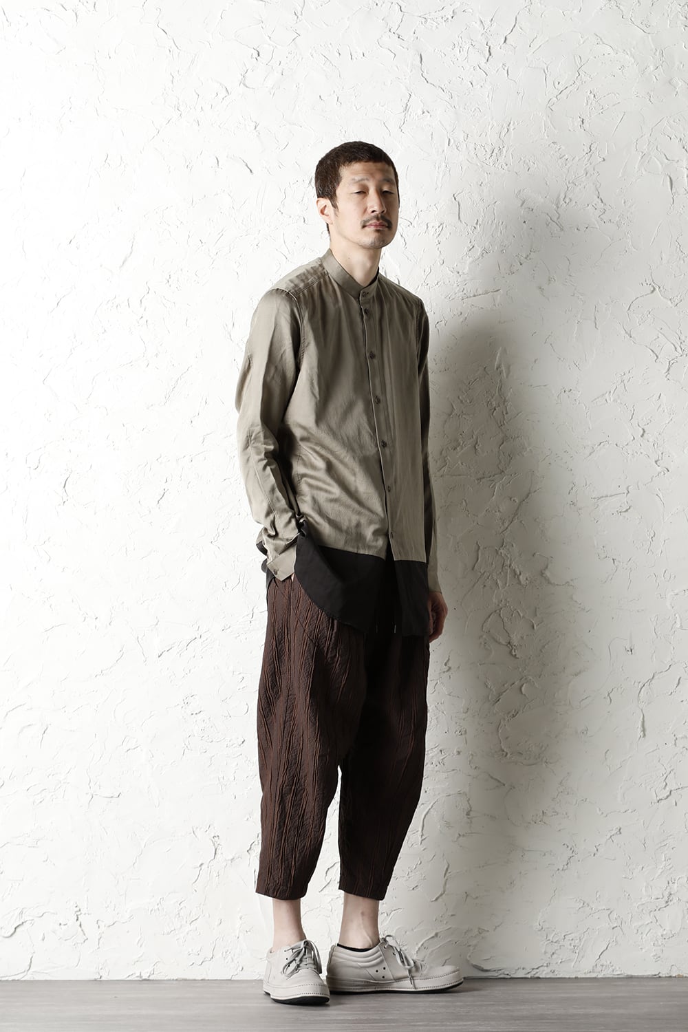 Cropped pants light weight stretch seersucker