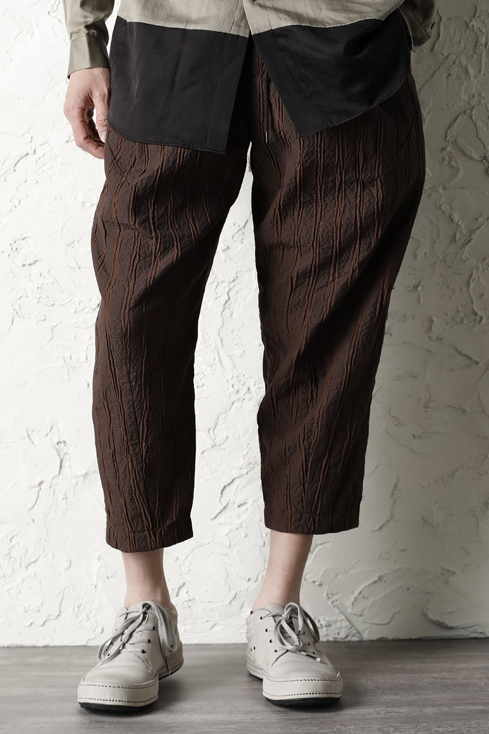 Cropped pants light weight stretch seersucker