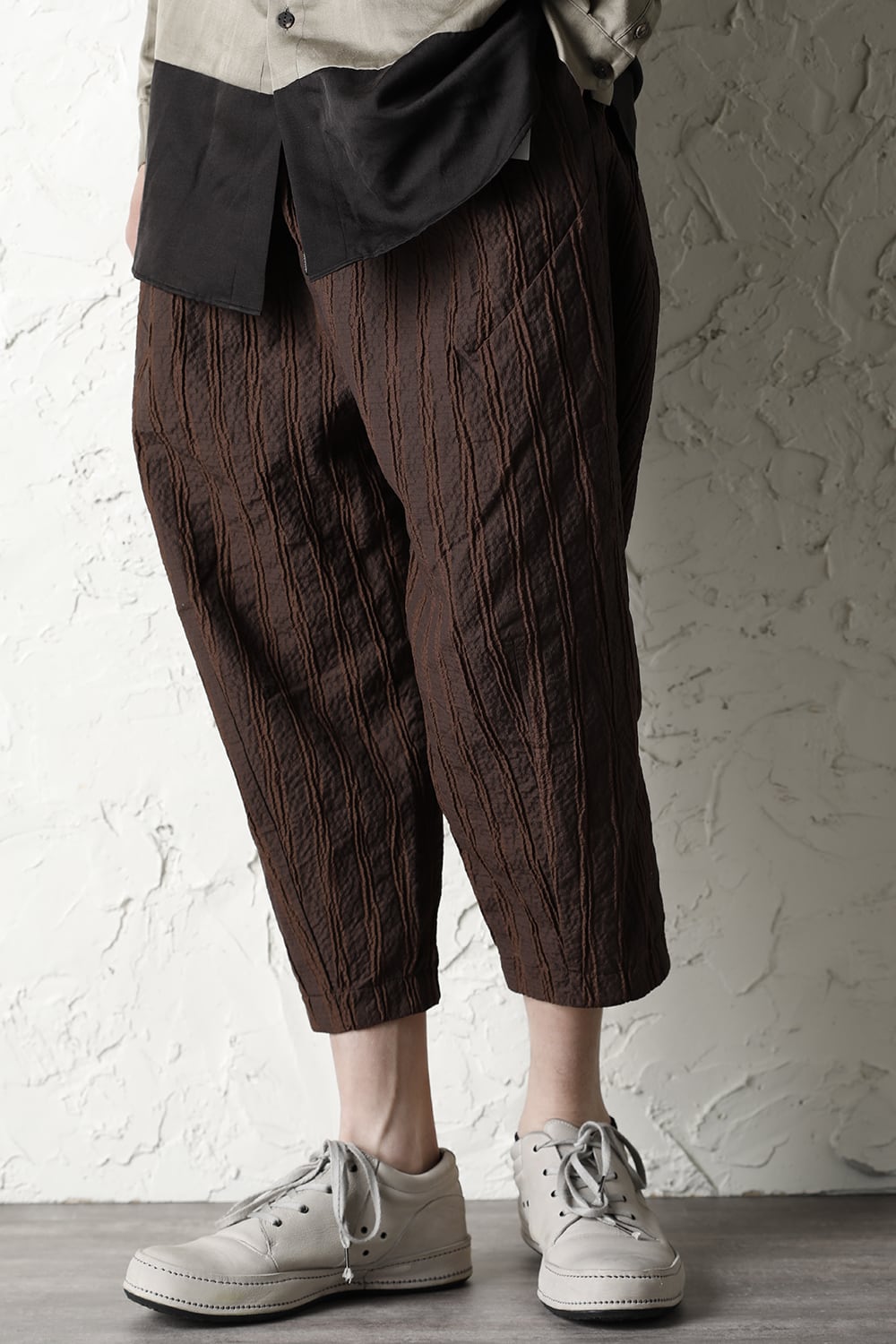 Cropped pants light weight stretch seersucker