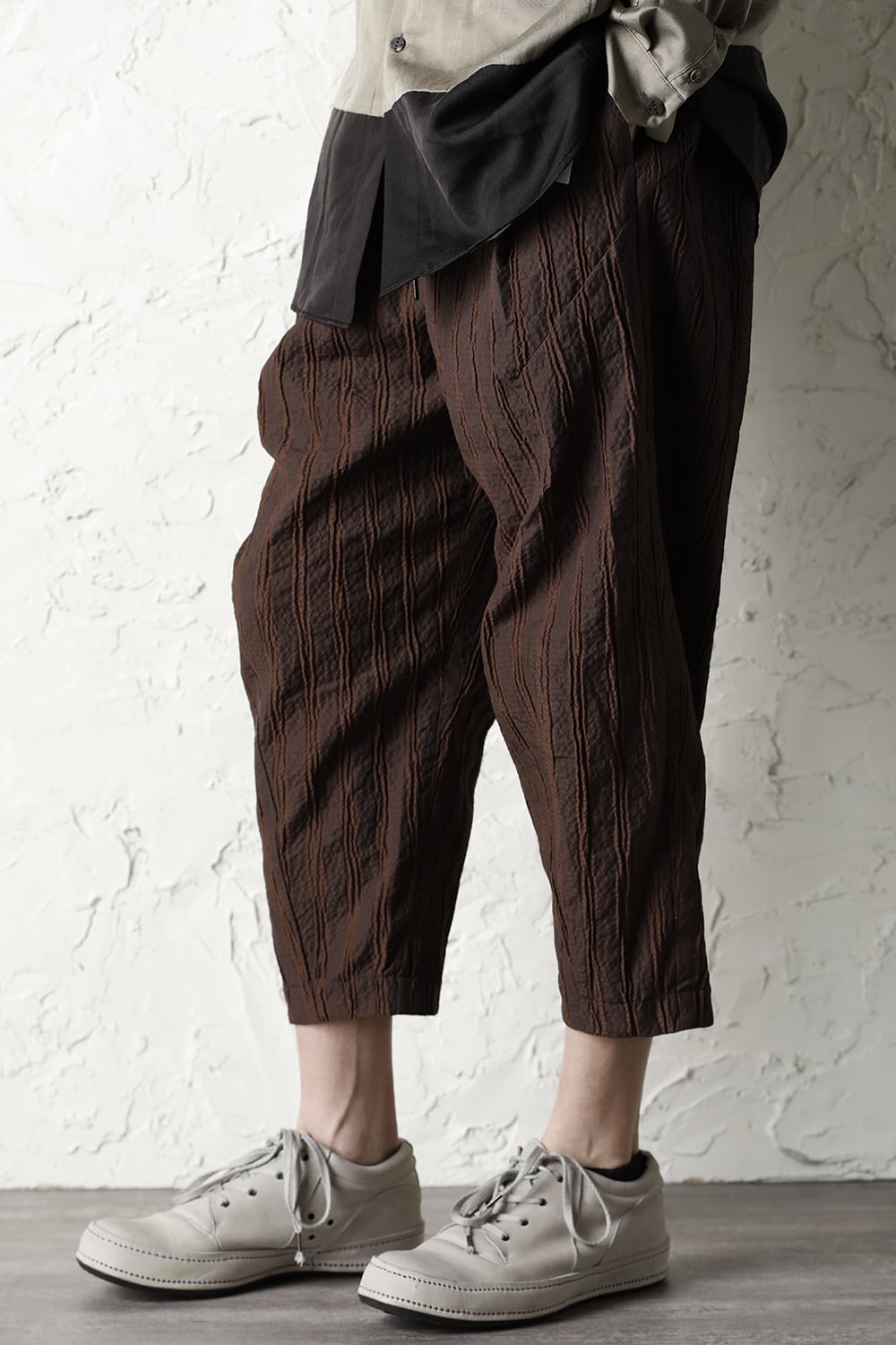 Cropped pants light weight stretch seersucker