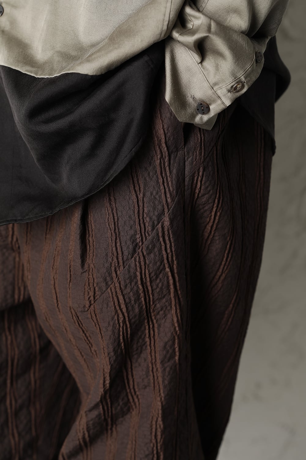 Cropped pants light weight stretch seersucker