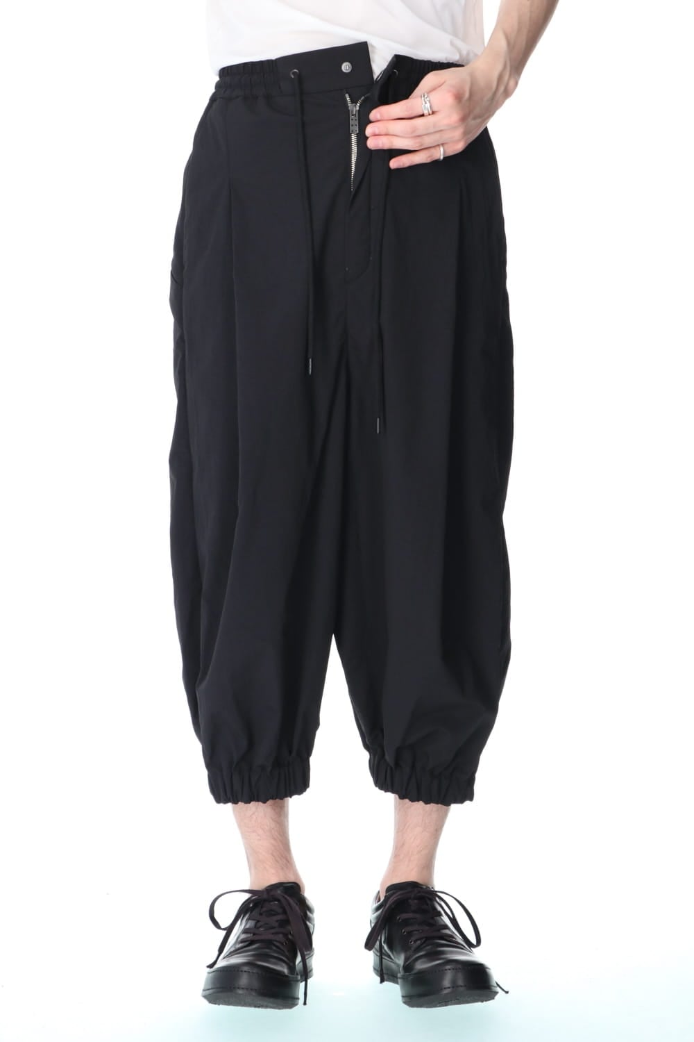 Baggy cropped pants shrink nylon