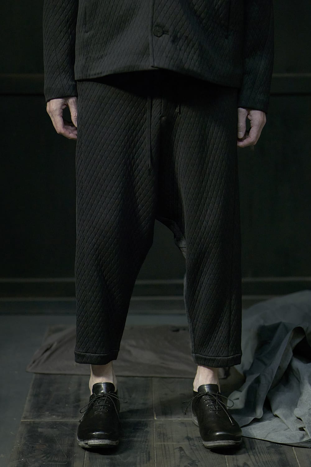 Dropcrotch cropped pants  quilted cotton / polyester