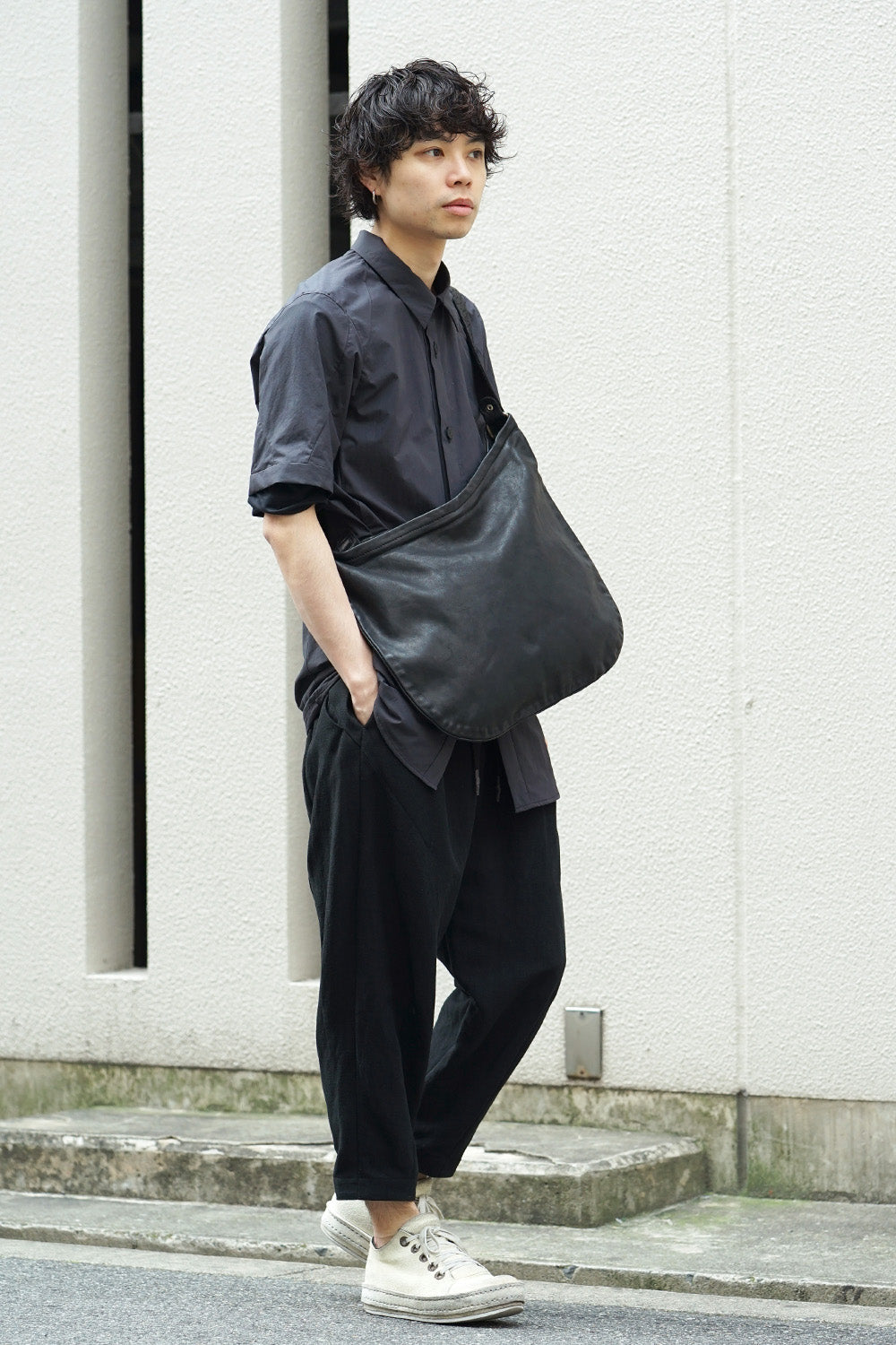 Leather Shoulder Bag Soft Horse Full Grain Leather - Black Q20