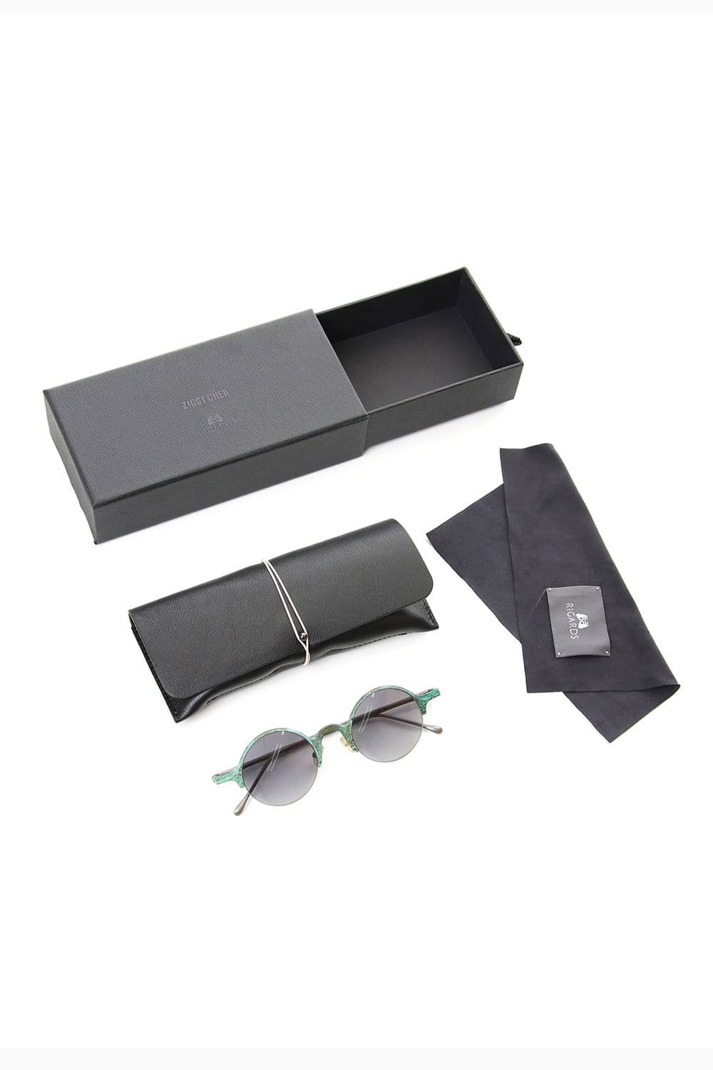 RG0131CU - JADE Black