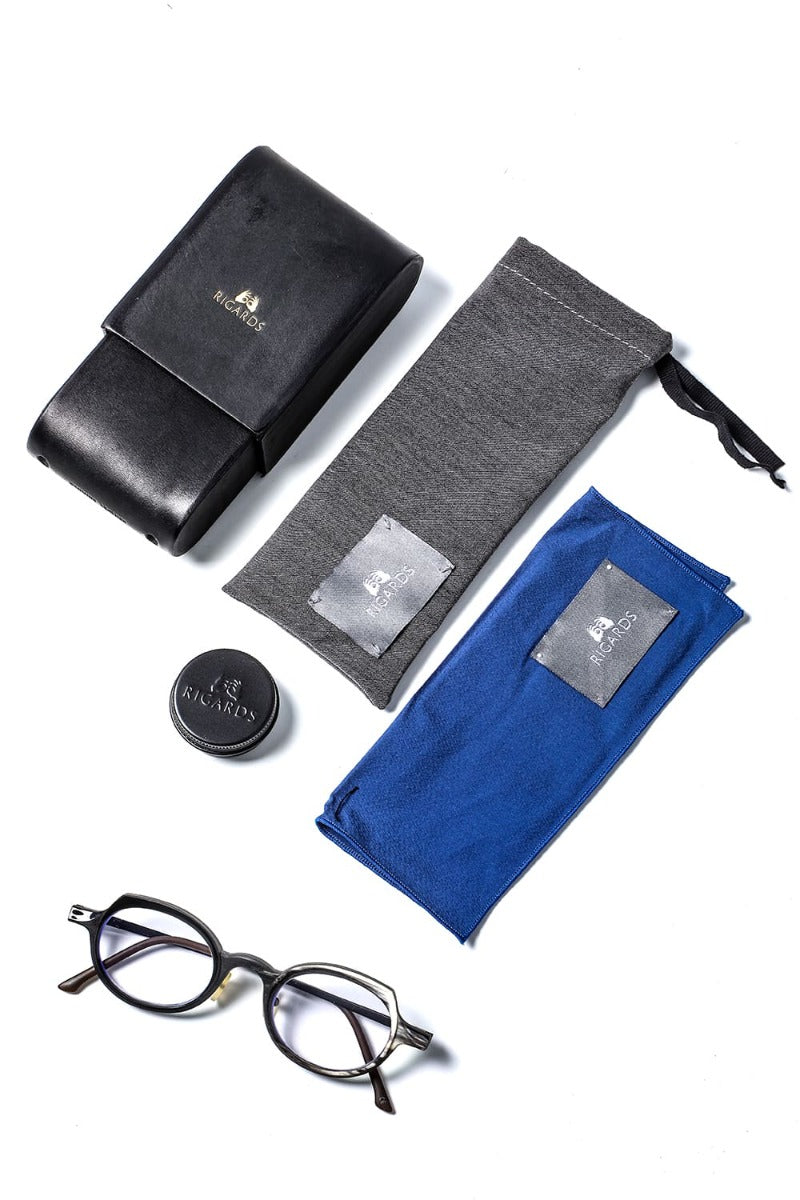 RG0090 / ブラック & ホワイト