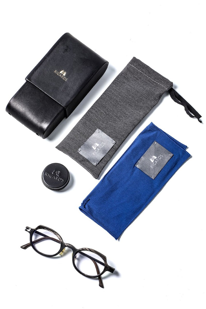 RG0090 / ユニーク ブラック & ホワイト