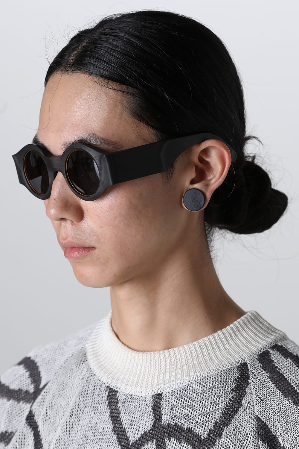 RG00UW16 / Black × Dark Grey