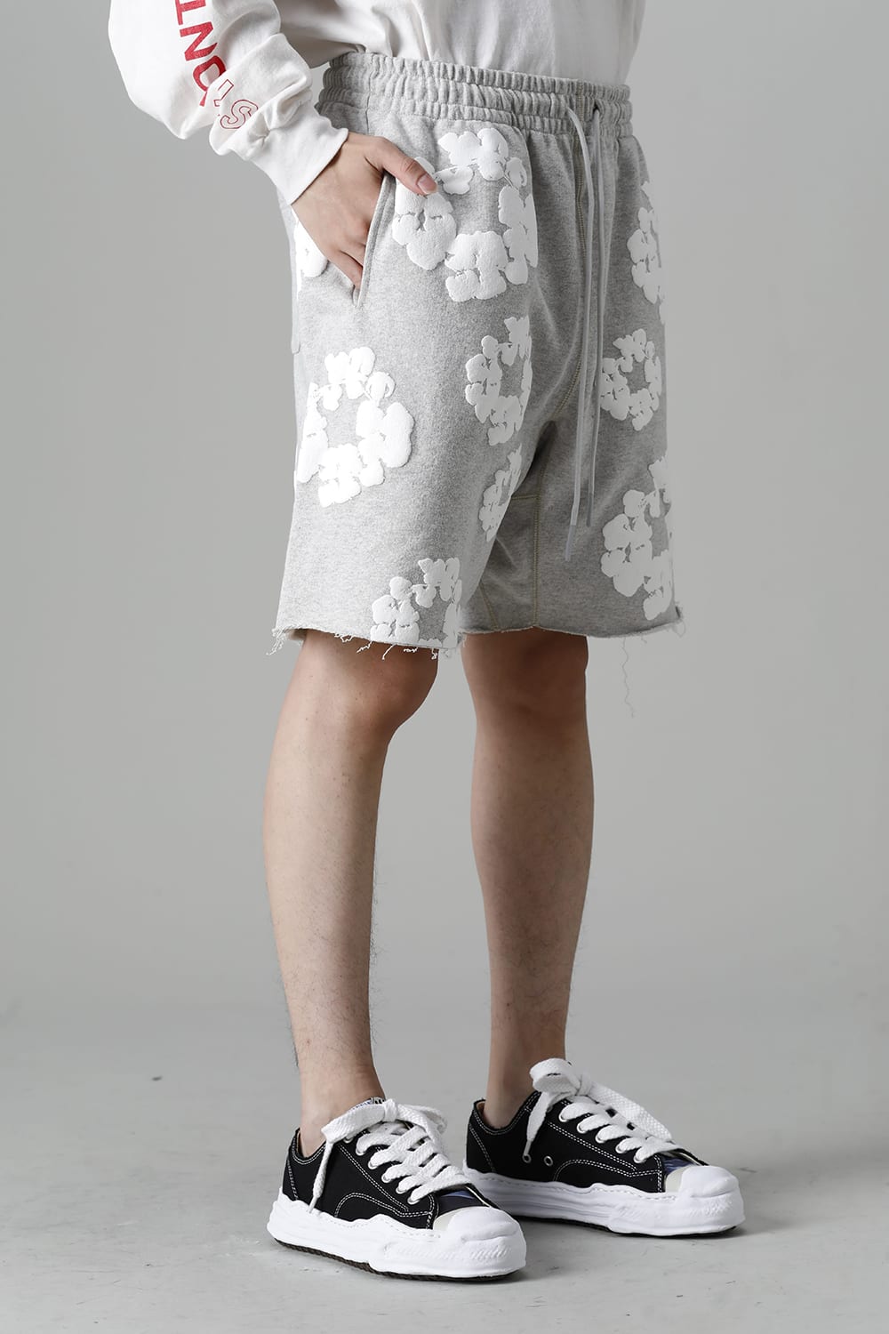 READYMADE × DENIM TEARS COTTON WREATH Sweat shorts Gray - RE-DT-GY-00-00-17