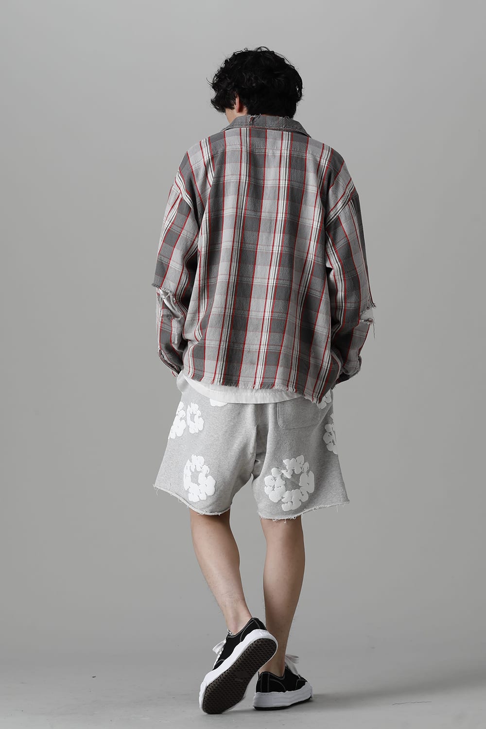 READYMADE × DENIM TEARS COTTON WREATH Sweat shorts Gray - RE-DT-GY-00-00-17