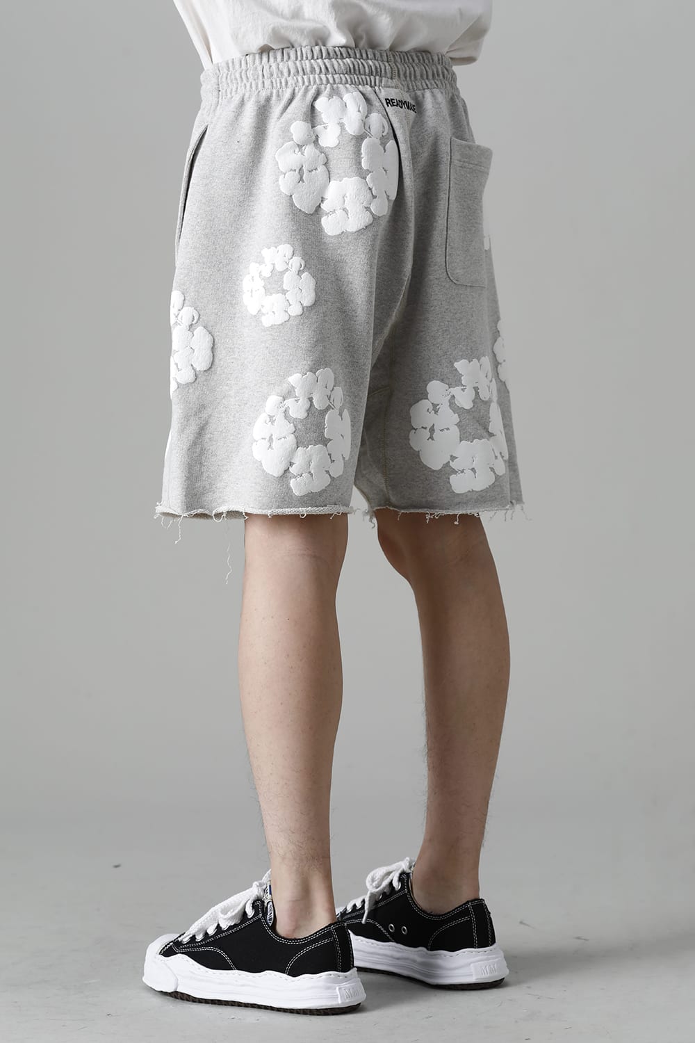 READYMADE × DENIM TEARS COTTON WREATH Sweat shorts Gray - RE-DT-GY-00-00-17