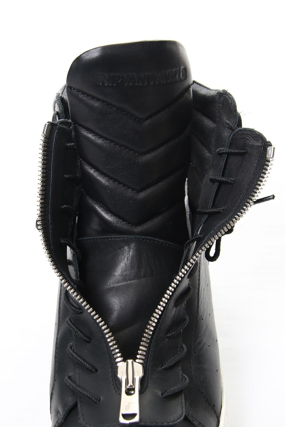 FRONT ZIP HIGH  SNEAKER Black