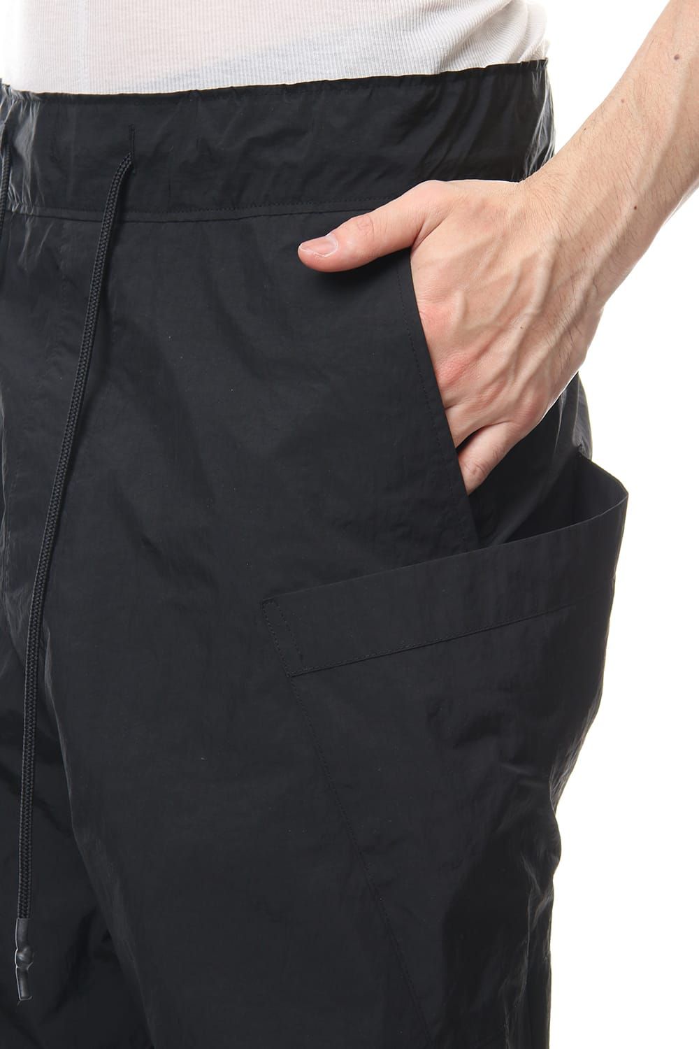 CROPPED CARGO PANTS Black