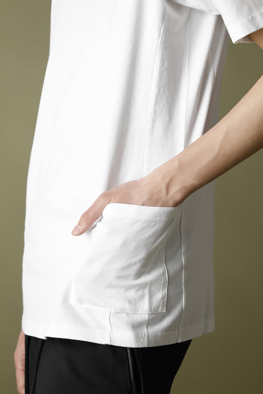 Side Pocket-T White