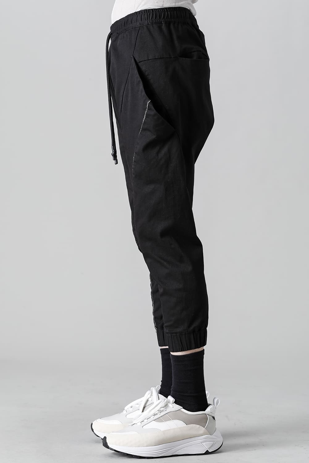 Revolution Solid Black