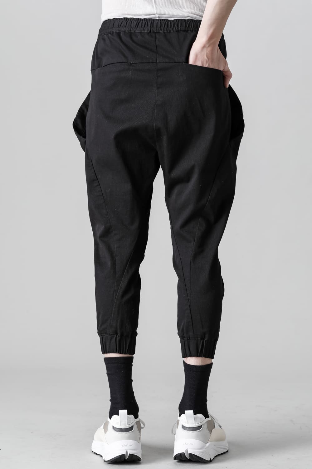 Revolution Solid Black