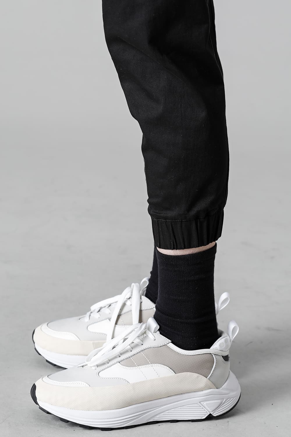 Revolution Solid Black