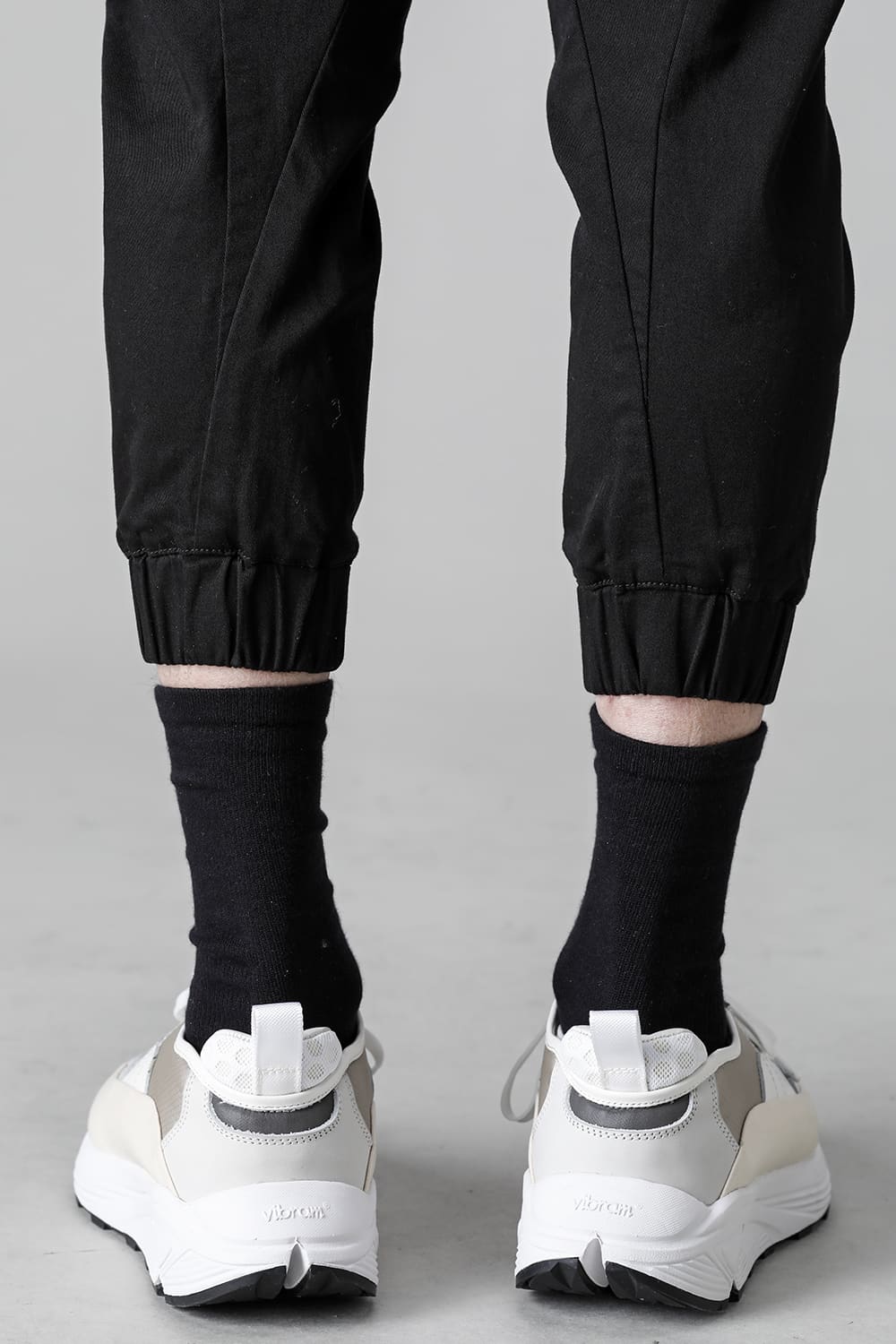 Revolution Solid Black