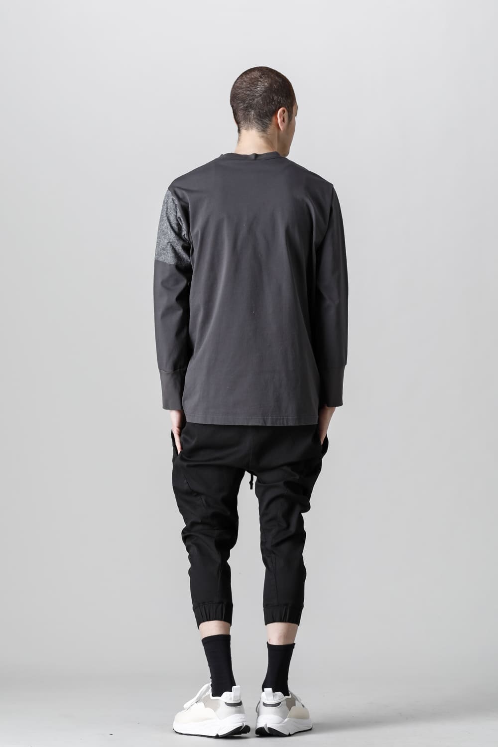 Revolution Solid Black