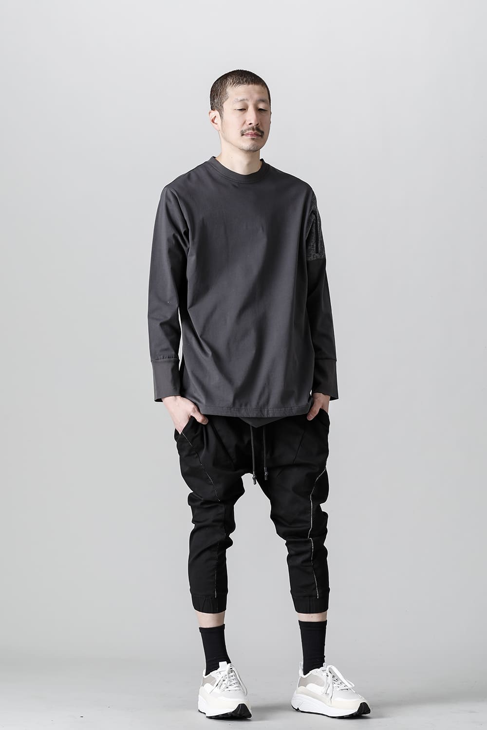 Revolution Solid Black