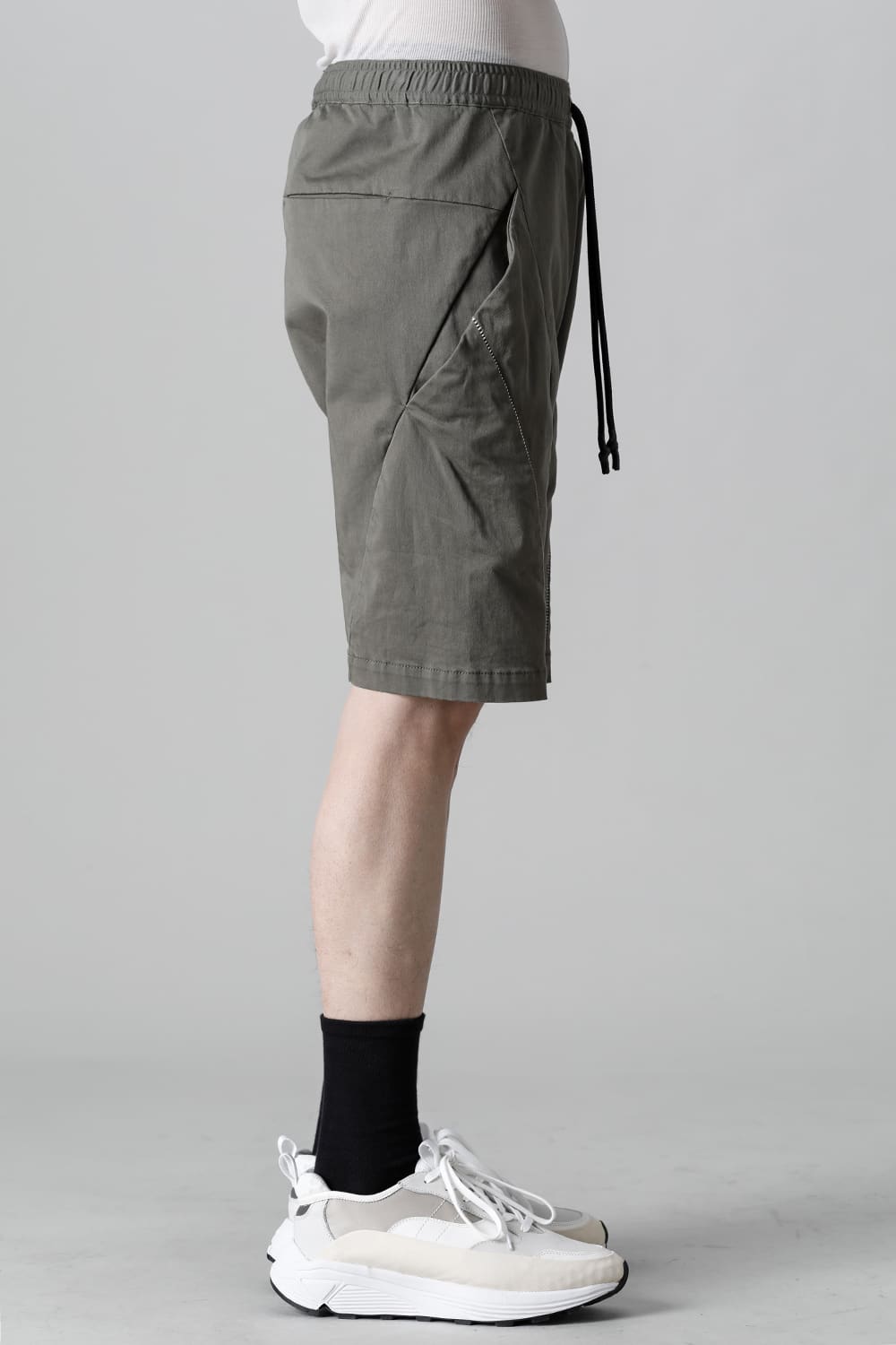 Revolution Solid Shorts Army Khaki