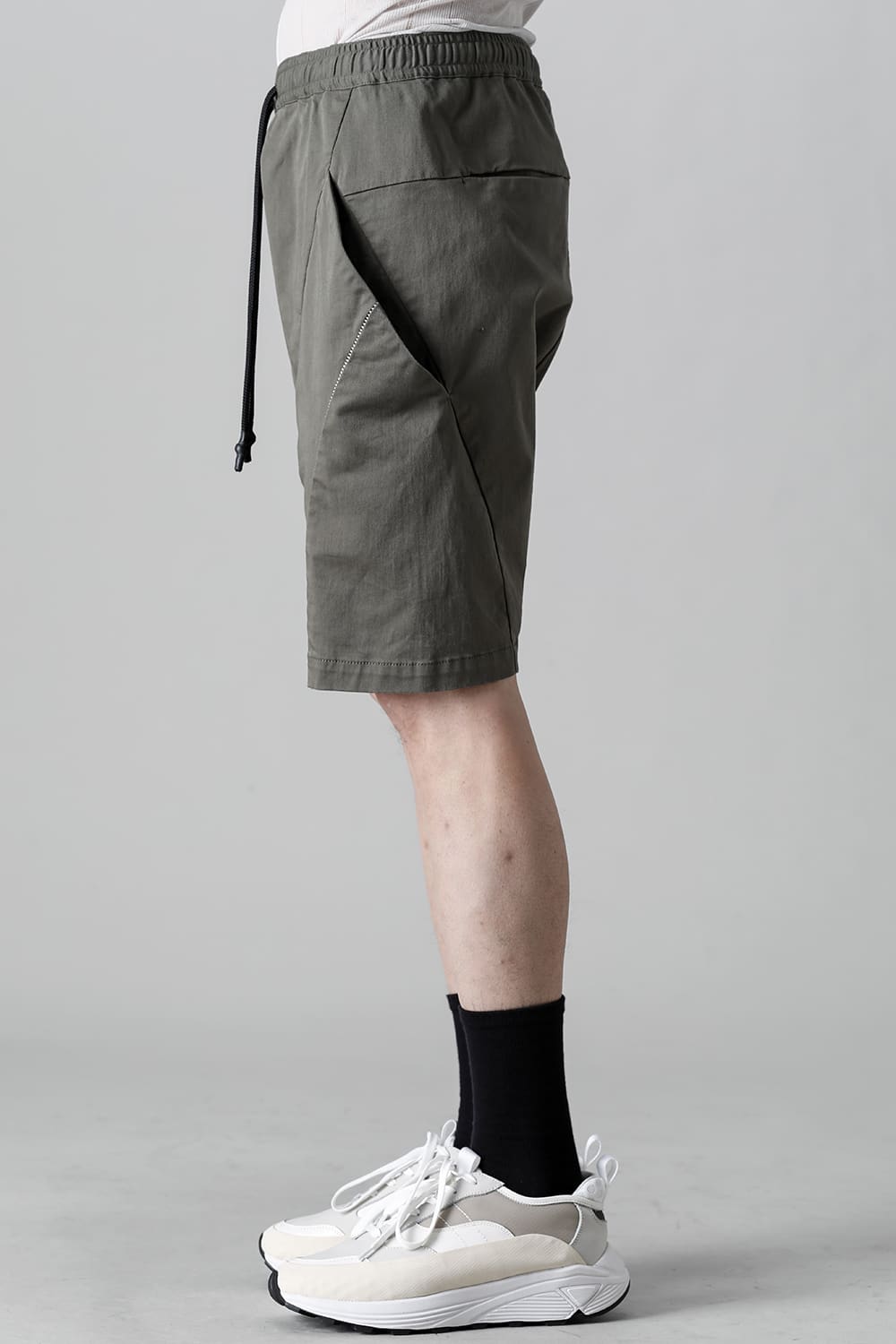 Revolution Solid Shorts Army Khaki