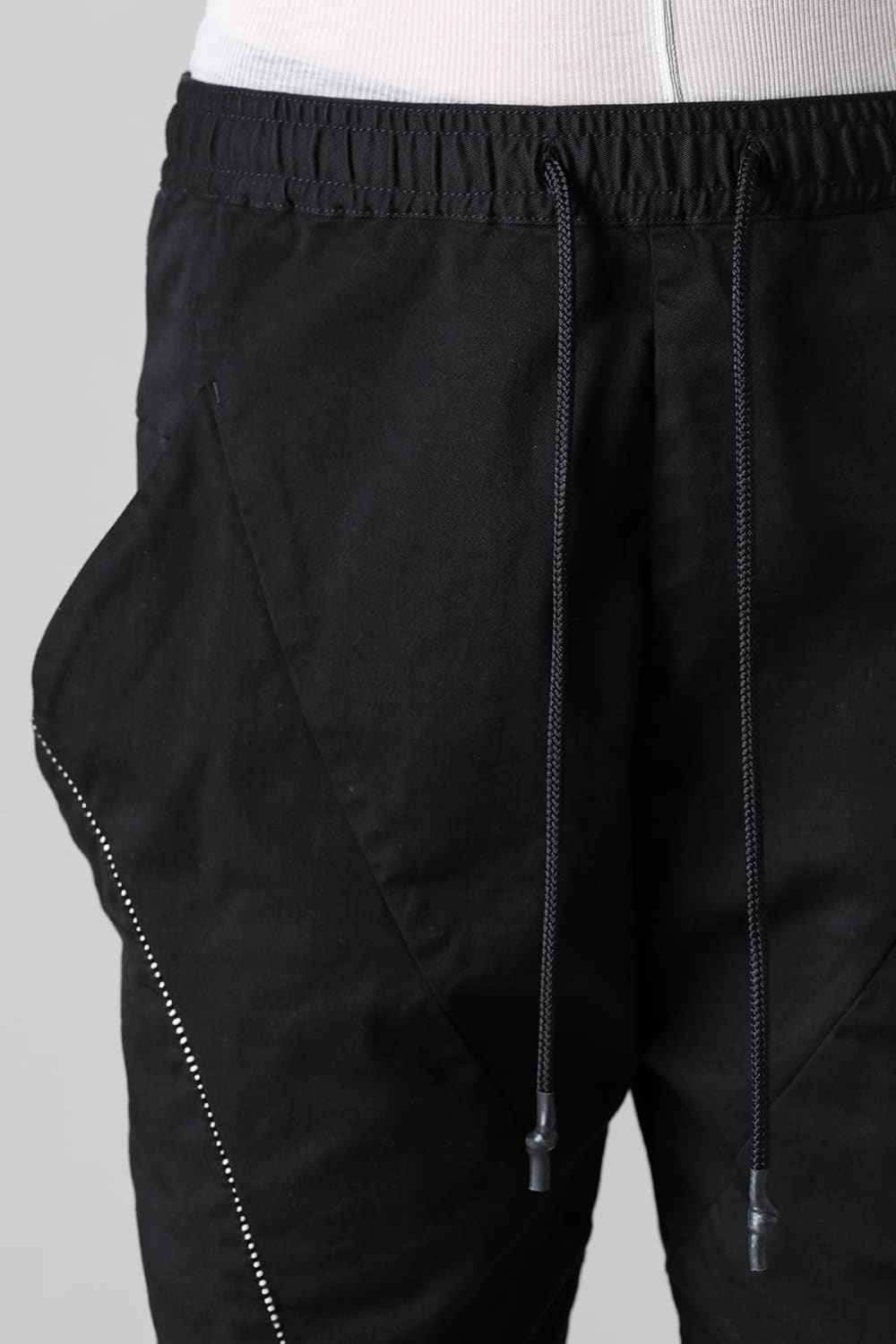 レヴォリューション ソリッド ショーツ Black