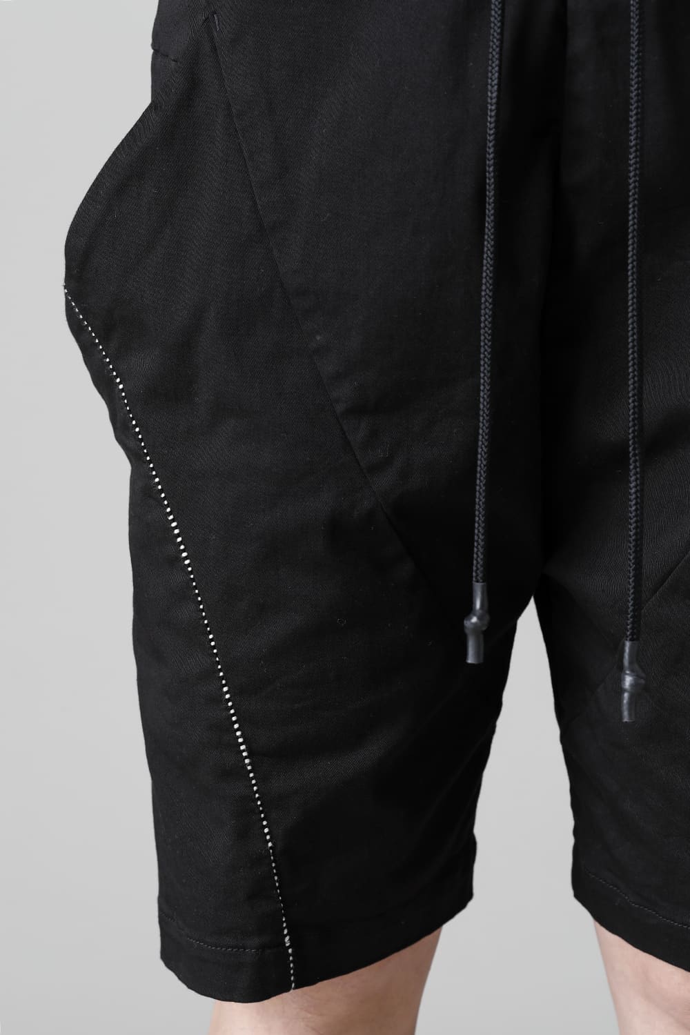 レヴォリューション ソリッド ショーツ Black