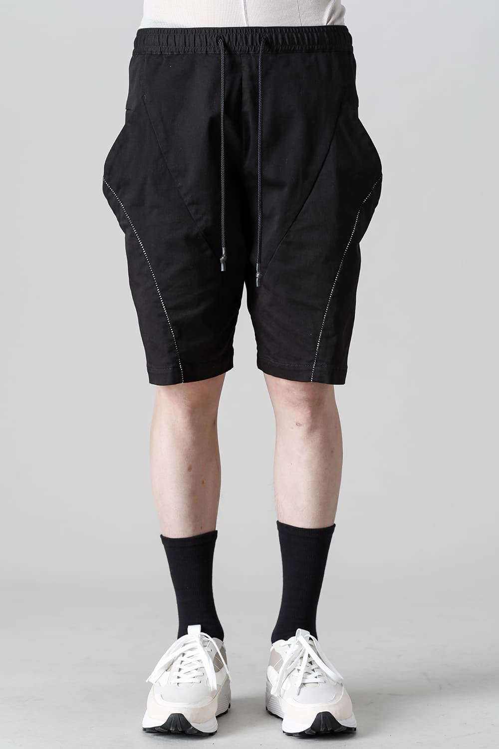 レヴォリューション ソリッド ショーツ Black