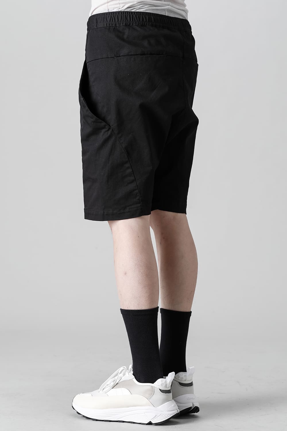 レヴォリューション ソリッド ショーツ Black