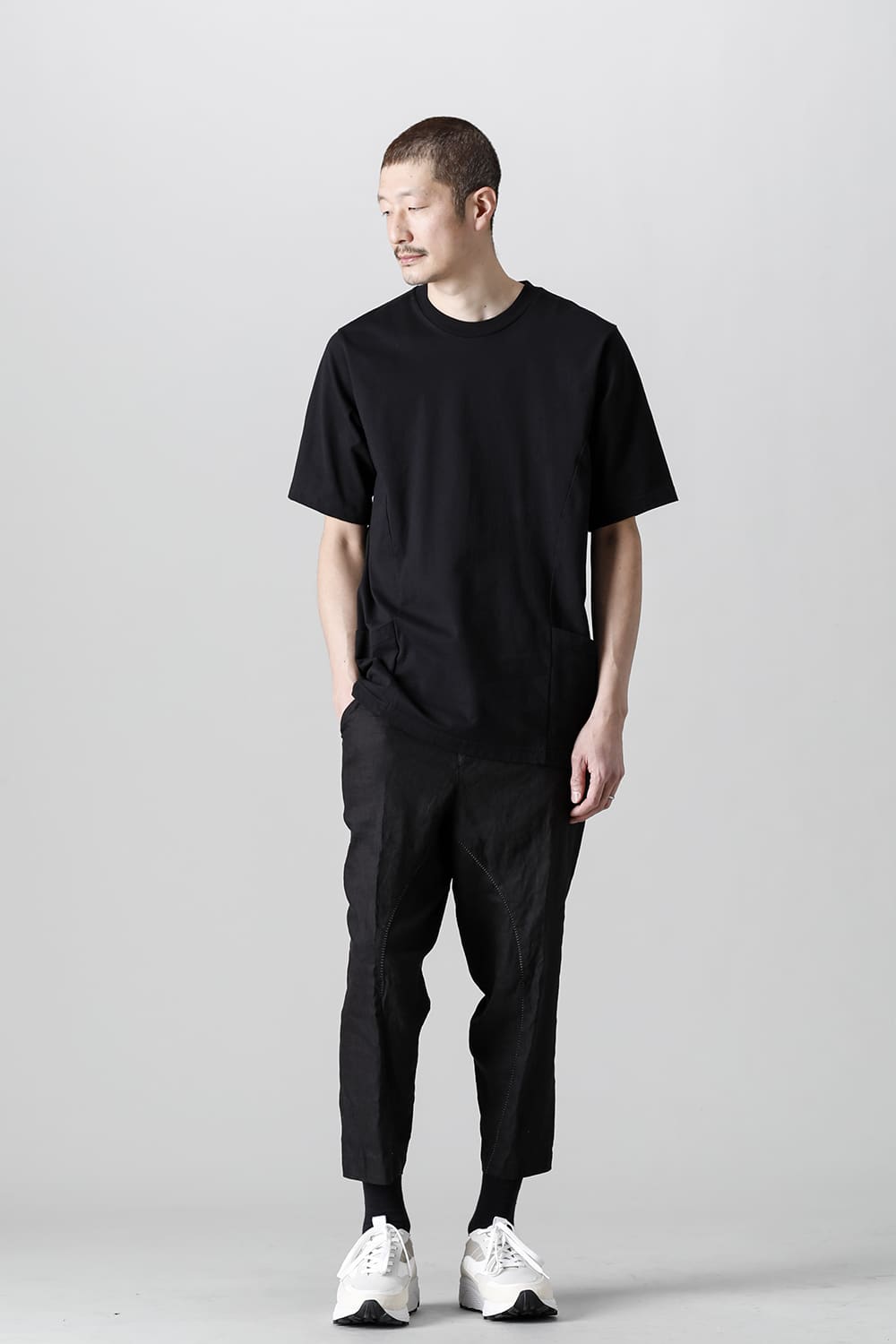 Side Pocket T Black