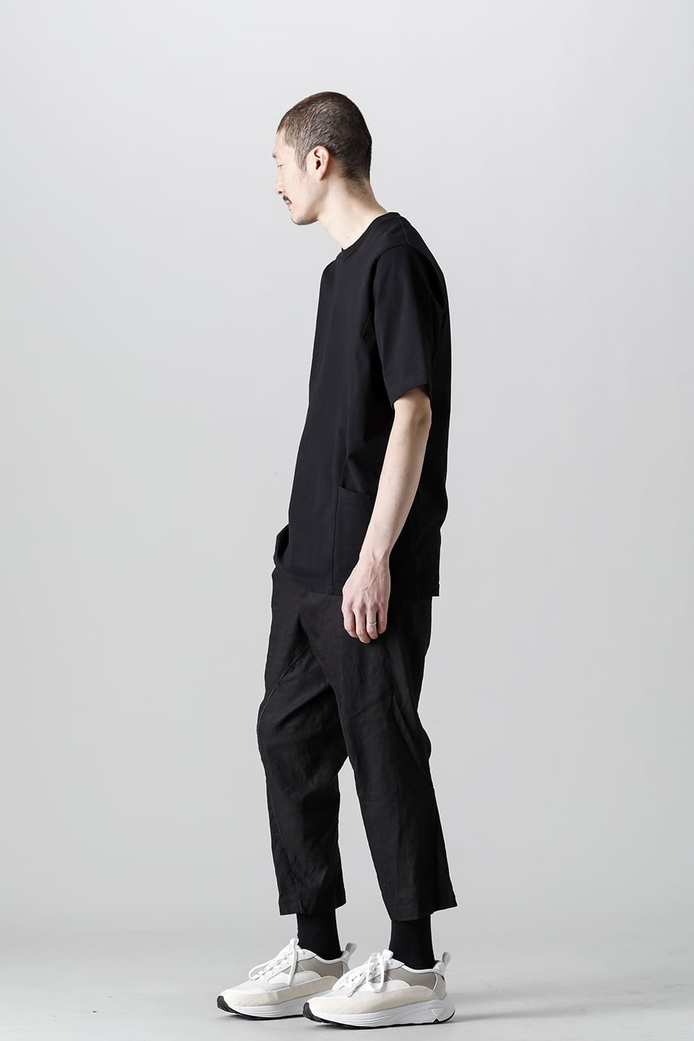 Side Pocket T Black