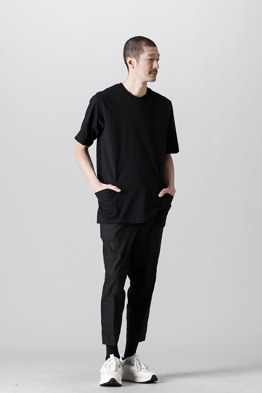 Side Pocket T Black