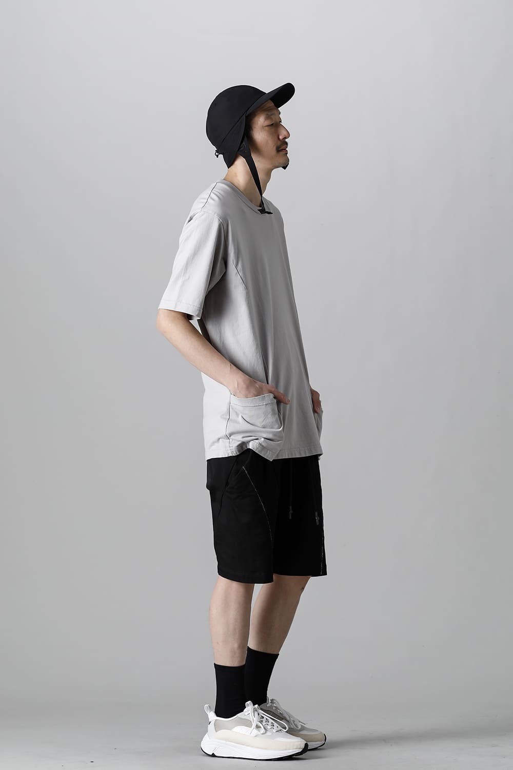 Side Pocket T Sand Beige