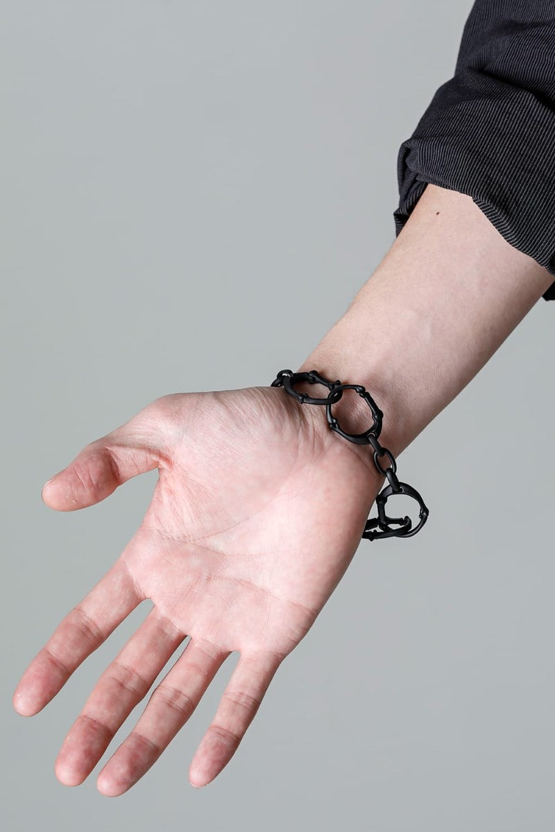 bone shaped carabiner bracelet.-S- Black