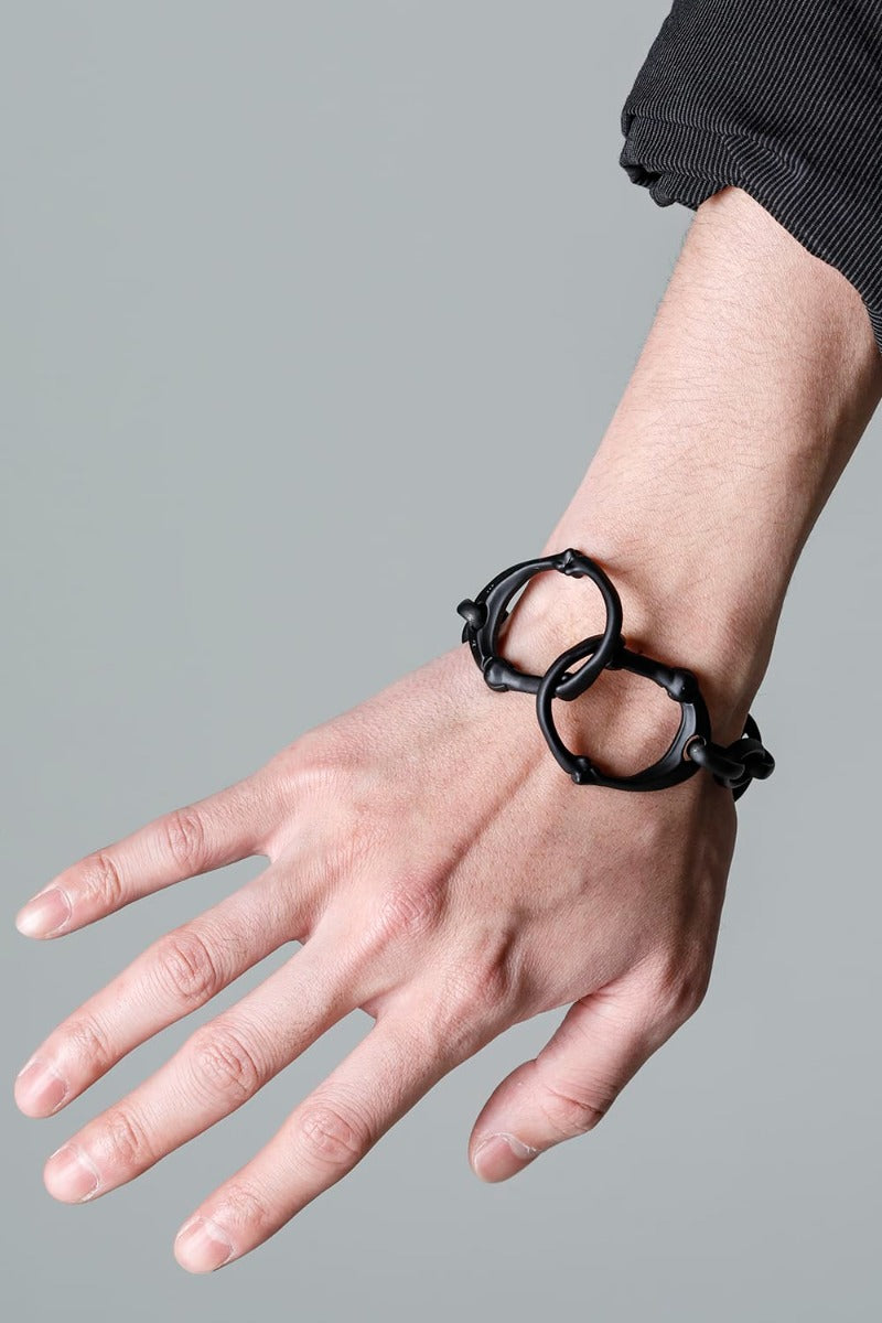 bone shaped carabiner bracelet.-L- Black