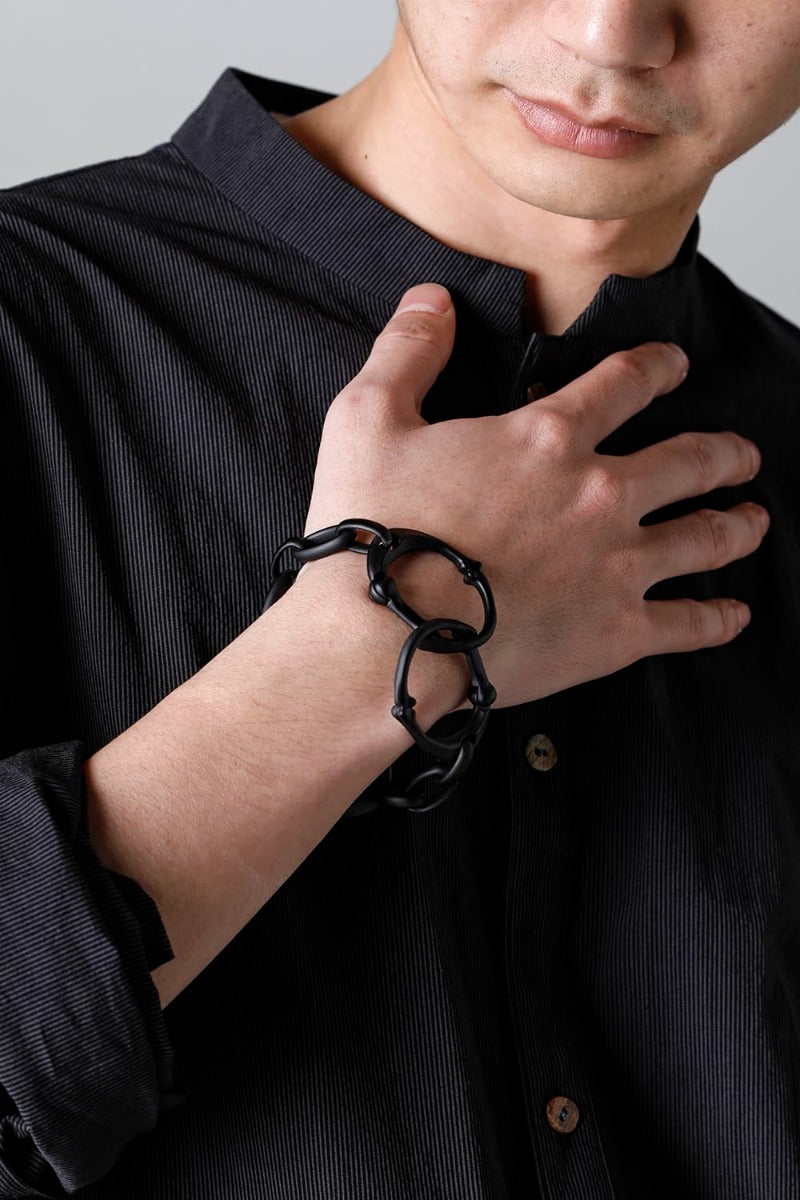 bone shaped carabiner bracelet.-L- Black