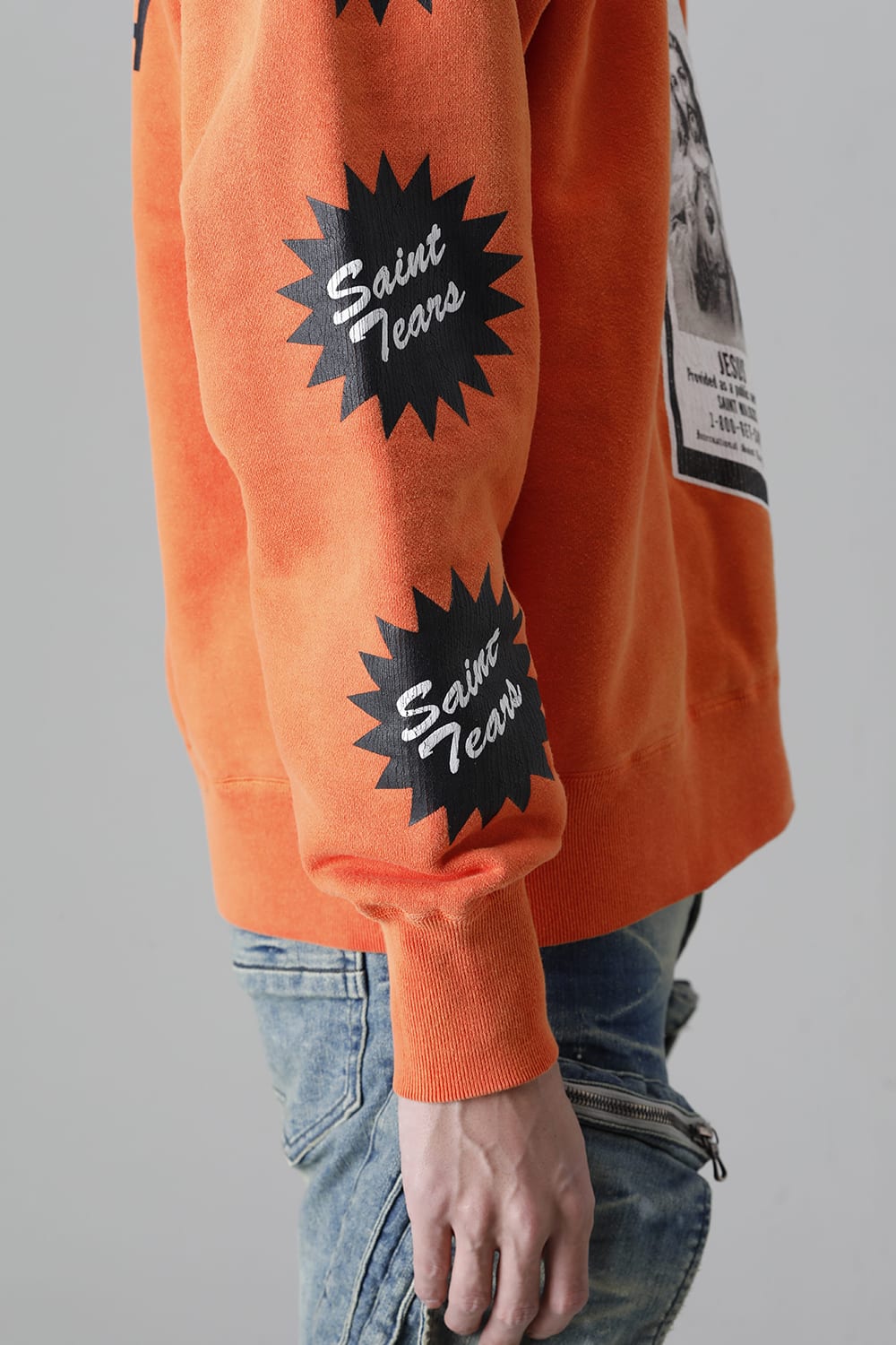 DENIM TEARS × ©SAINT M×××××× "SAINT TEARS" MILK PACK Raglan sleeve Sweat shirt