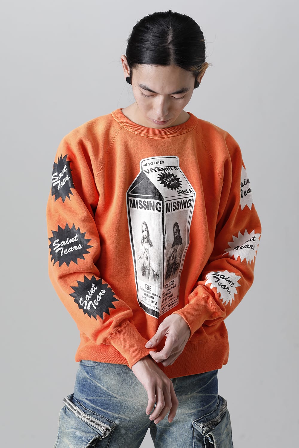 DENIM TEARS × ©SAINT M×××××× "SAINT TEARS" MILK PACK Raglan sleeve Sweat shirt