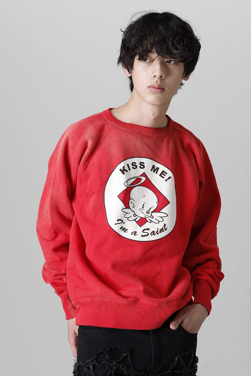KISS ME Raglan sleeve Sweat shirt