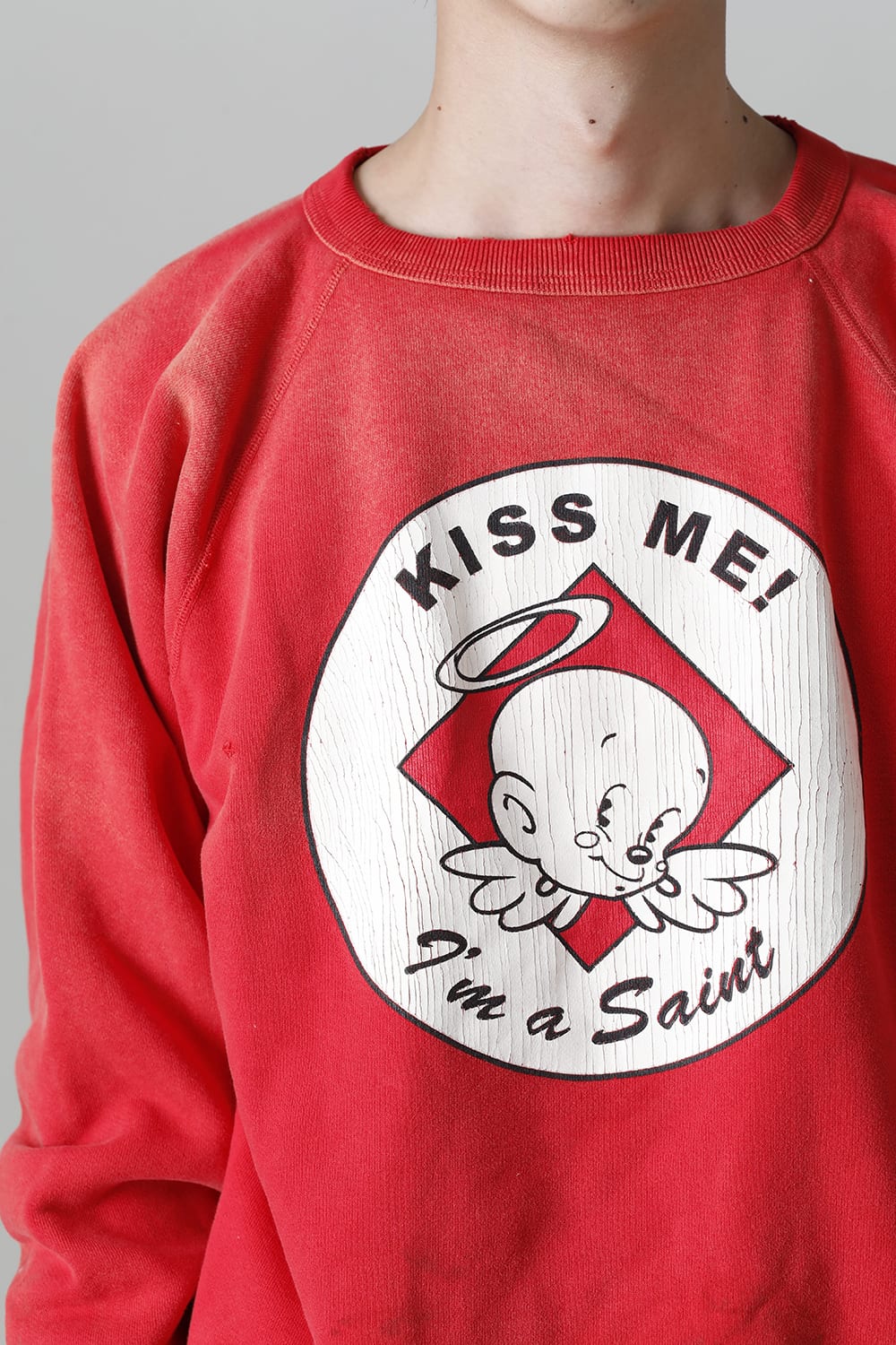 KISS ME Raglan sleeve Sweat shirt